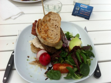 Hamburgare på Mary´s Café i Eskilstuna